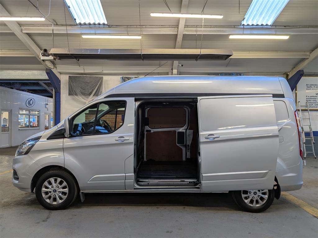 <p>2021 FORD TRANSIT CUSTOM 340LIMITED</p>