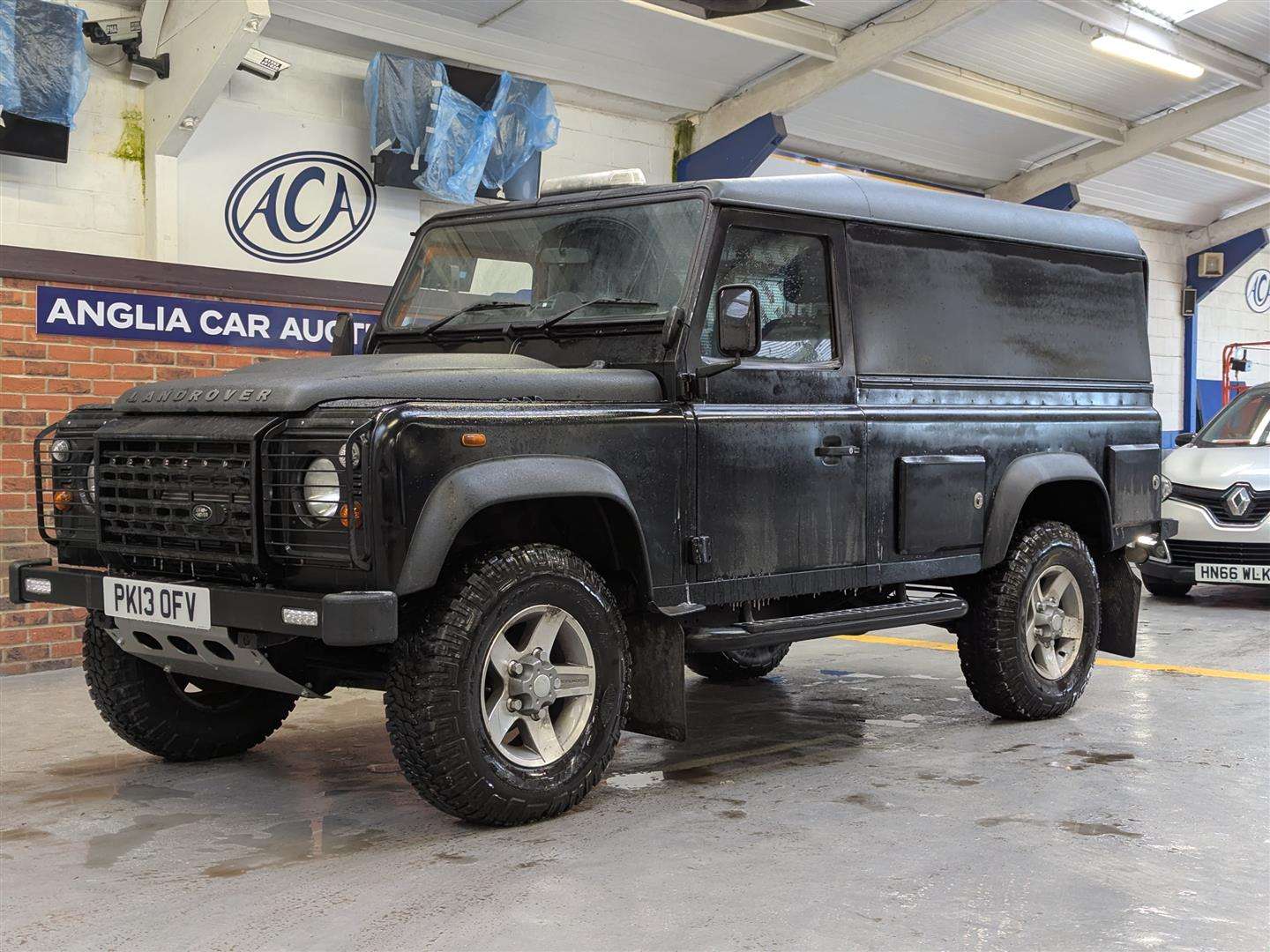 <p>2013 LAND ROVER DEFENDER 110 HARD TOP TD</p>