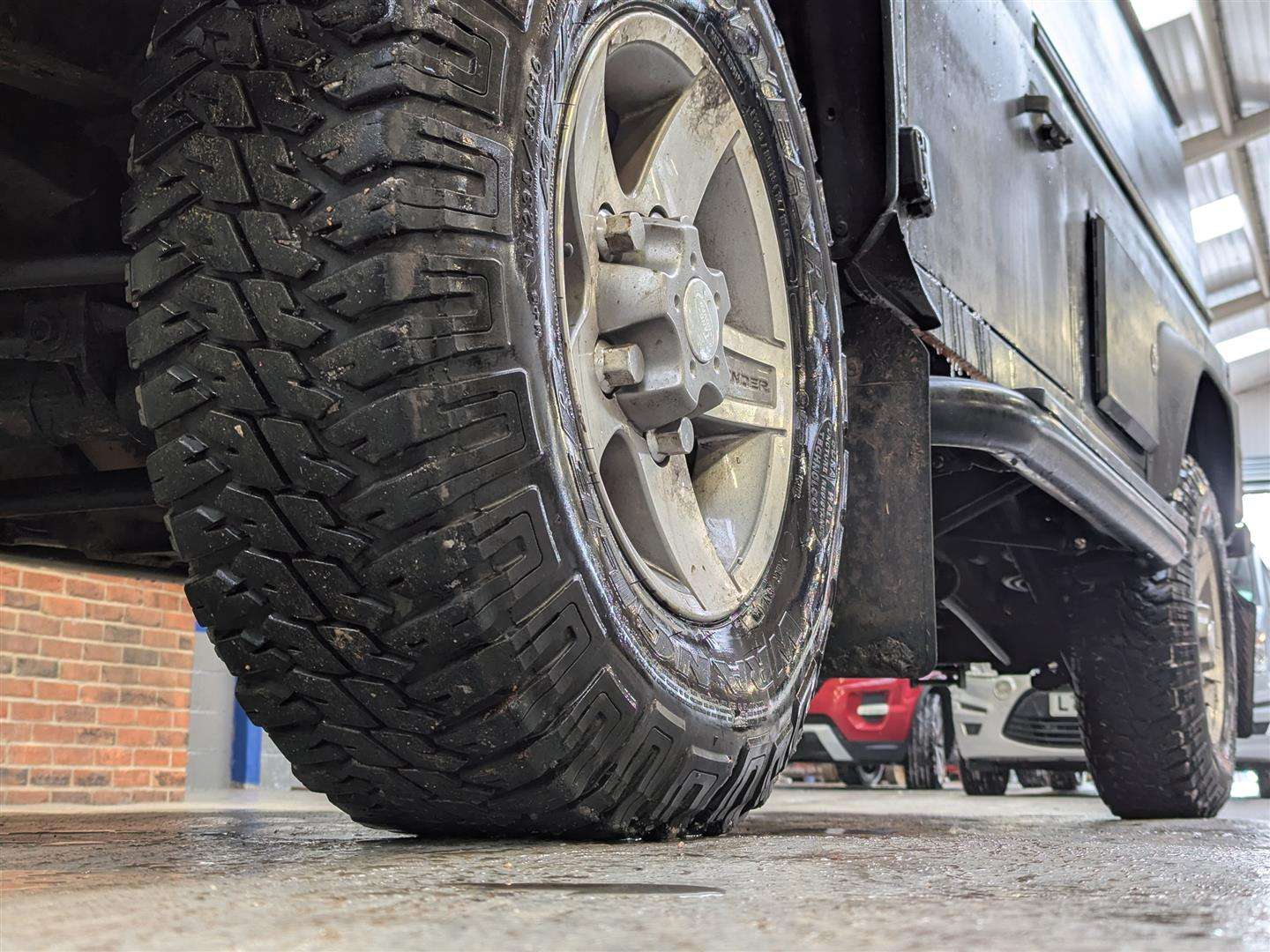 <p>2013 LAND ROVER DEFENDER 110 HARD TOP TD</p>