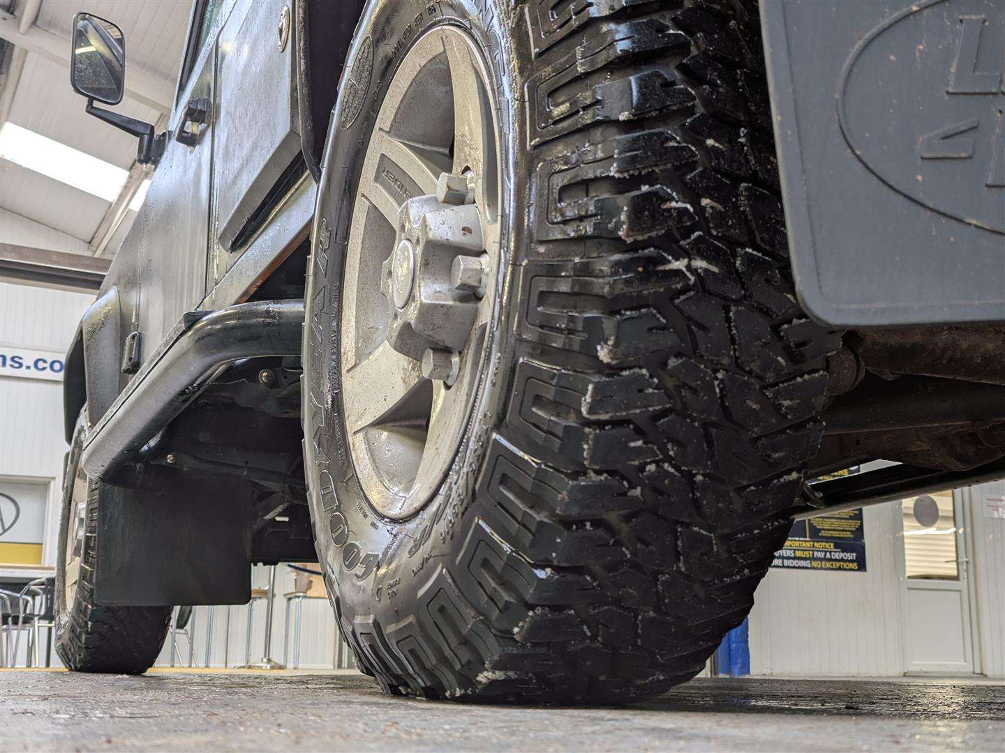 <p>2013 LAND ROVER DEFENDER 110 HARD TOP TD</p>