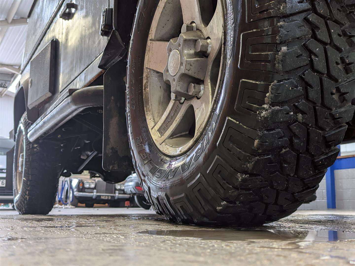 <p>2013 LAND ROVER DEFENDER 110 HARD TOP TD</p>