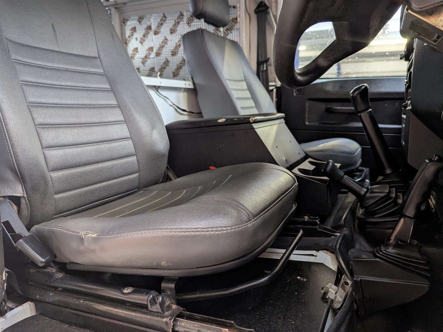 <p>2013 LAND ROVER DEFENDER 110 HARD TOP TD</p>