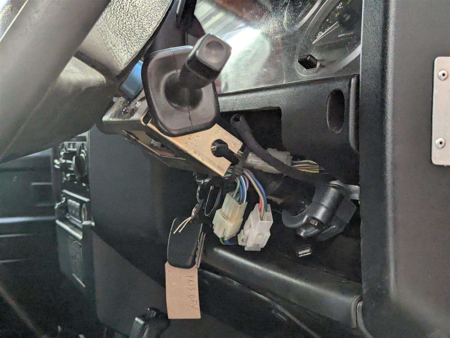 <p>2013 LAND ROVER DEFENDER 110 HARD TOP TD</p>