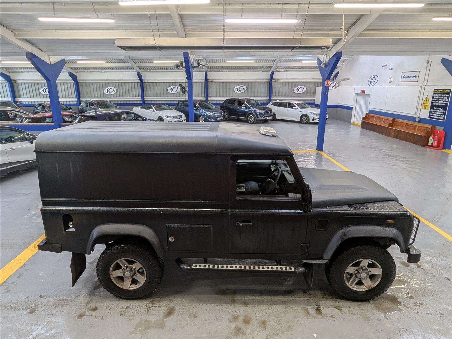 <p>2013 LAND ROVER DEFENDER 110 HARD TOP TD</p>