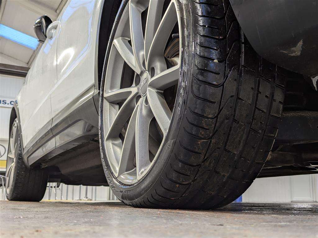 <p>2017 AUDI Q3 S LINE BLACK ED TDI QU</p>