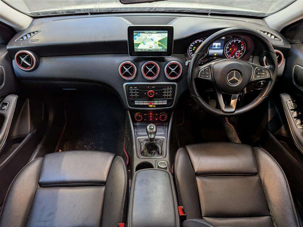 <p>2016 MERCEDES-BENZ A 180 SE</p>