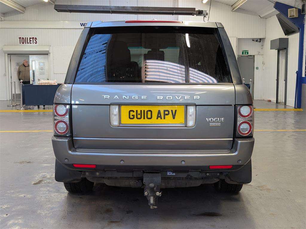 <p>2010 LAND ROVER RANGE ROVER VOGUE TDV8 AUTO</p>