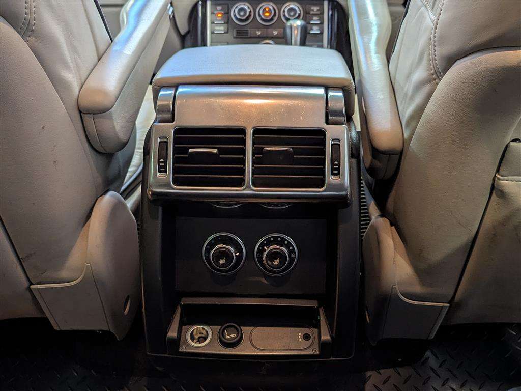 <p>2010 LAND ROVER RANGE ROVER VOGUE TDV8 AUTO</p>