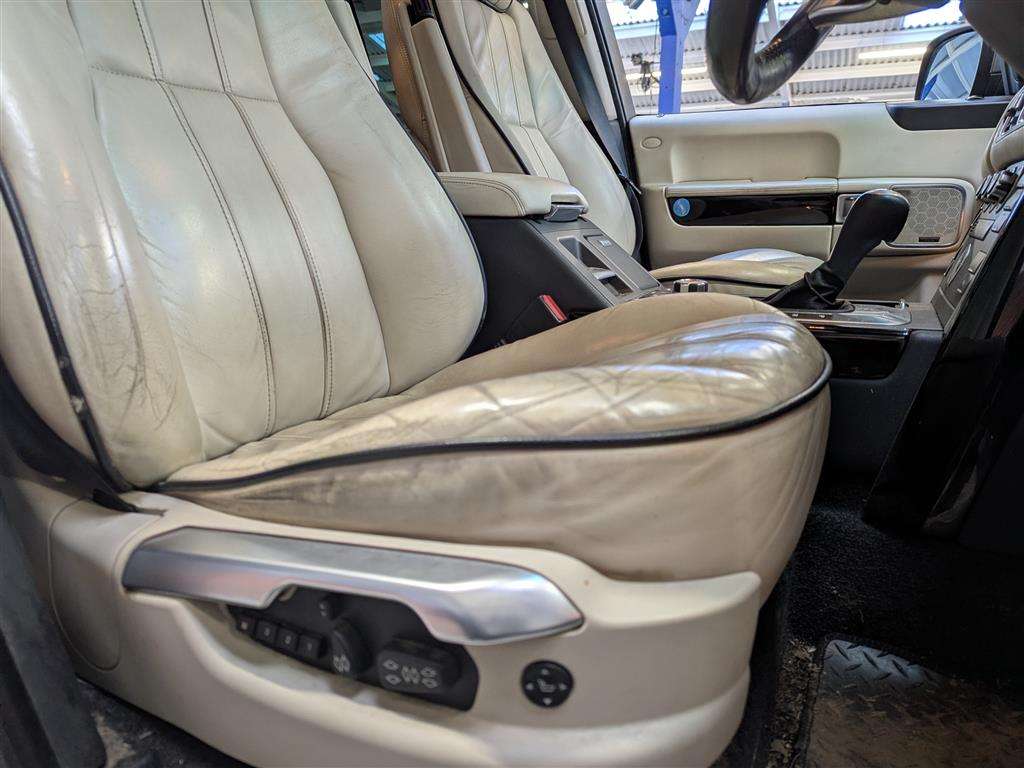 <p>2010 LAND ROVER RANGE ROVER VOGUE TDV8 AUTO</p>