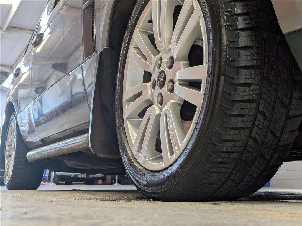 <p>2010 LAND ROVER RANGE ROVER VOGUE TDV8 AUTO</p>