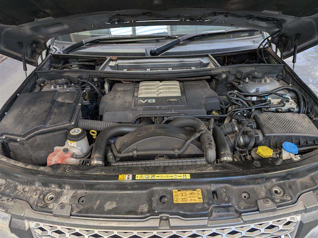 <p>2010 LAND ROVER RANGE ROVER VOGUE TDV8 AUTO</p>