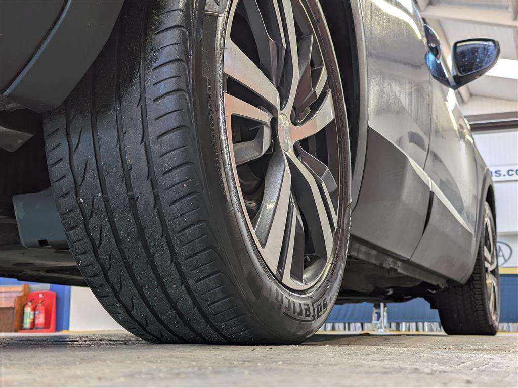 <p>2019 PEUGEOT 3008 GT LINE BLUEHDI S/S</p>