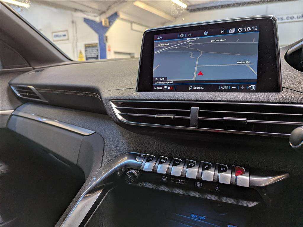 <p>2019 PEUGEOT 3008 GT LINE BLUEHDI S/S</p>