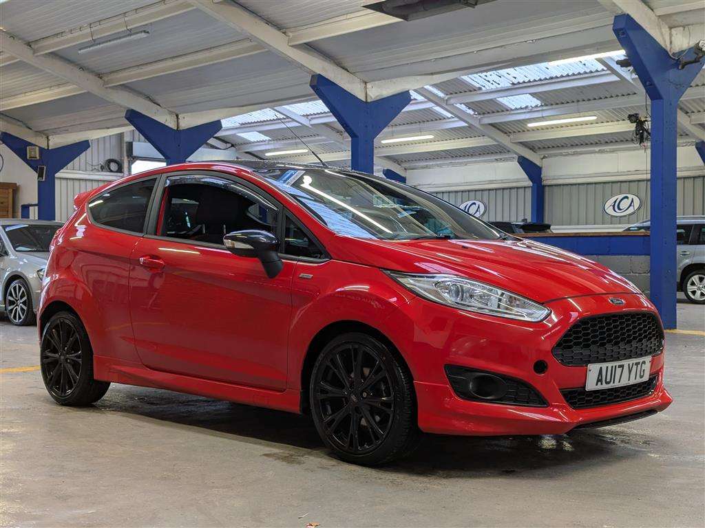 <p>2017 FORD FIESTA ST-LINE RED EDITIO</p>