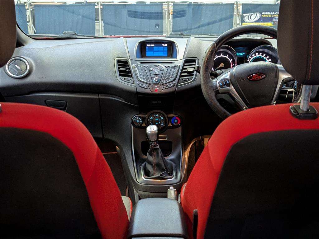 <p>2017 FORD FIESTA ST-LINE RED EDITIO</p>