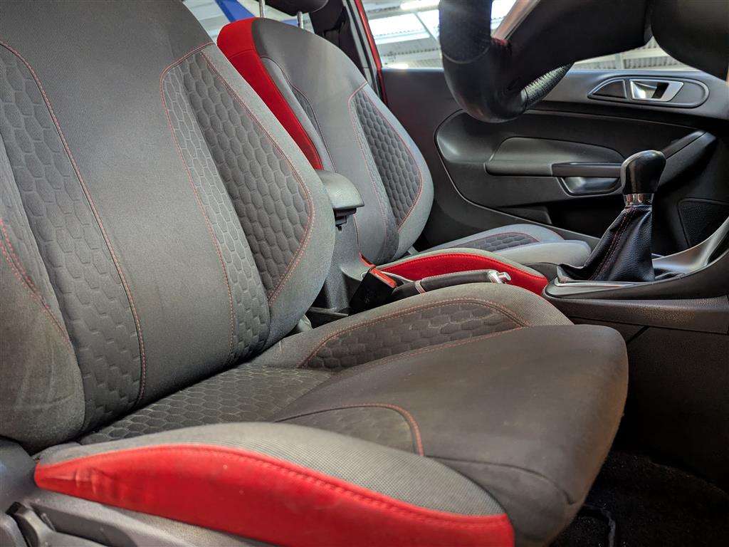 <p>2017 FORD FIESTA ST-LINE RED EDITIO</p>