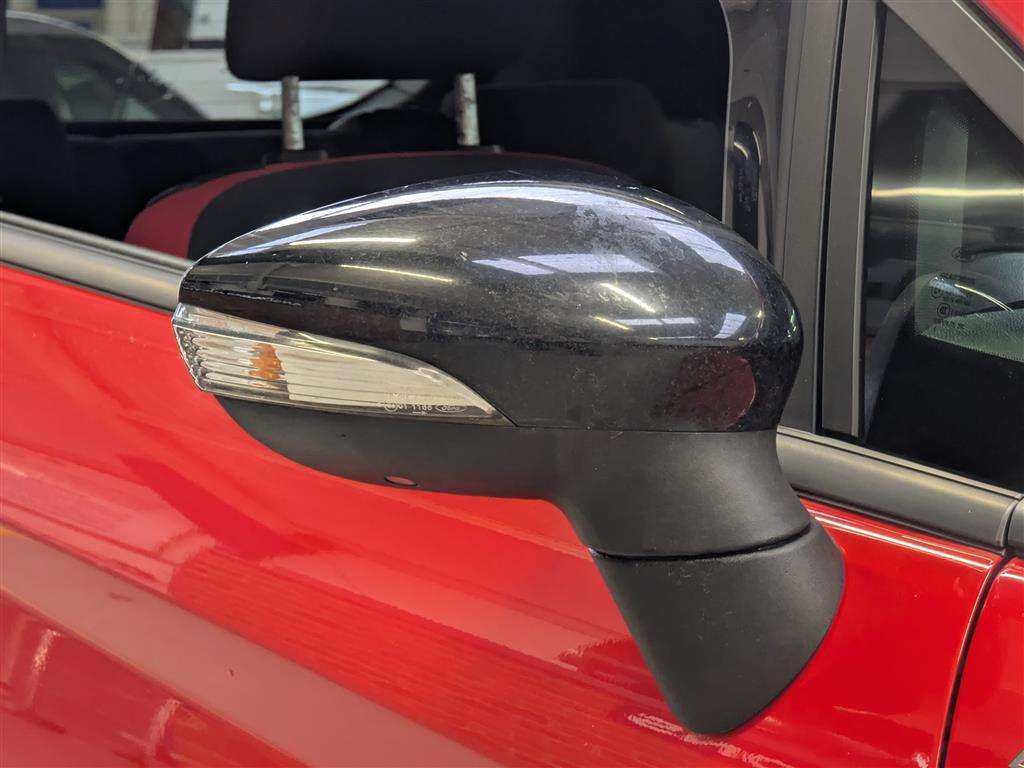 <p>2017 FORD FIESTA ST-LINE RED EDITIO</p>