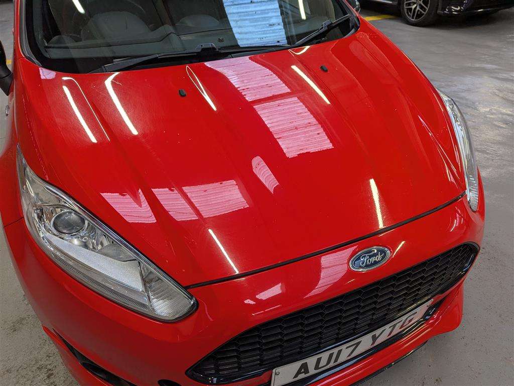 <p>2017 FORD FIESTA ST-LINE RED EDITIO</p>