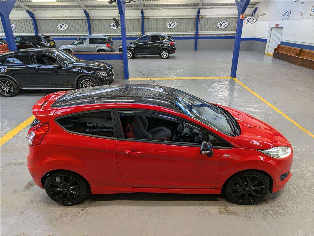 <p>2017 FORD FIESTA ST-LINE RED EDITIO</p>