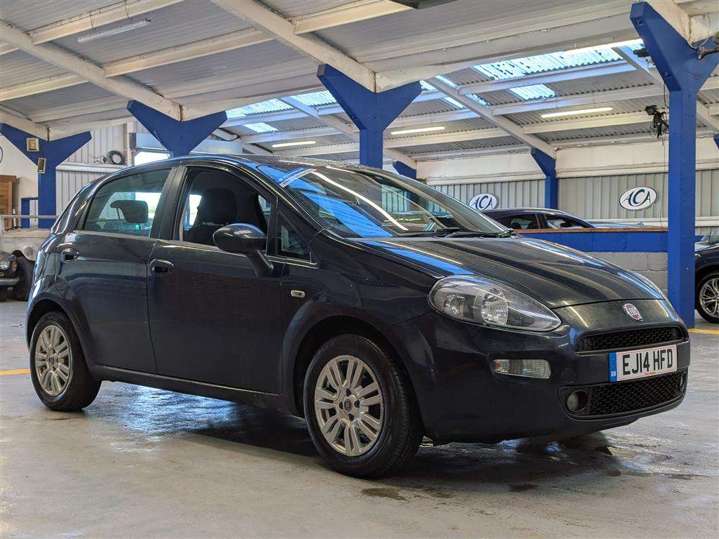 <p>2014 FIAT PUNTO EASY</p>