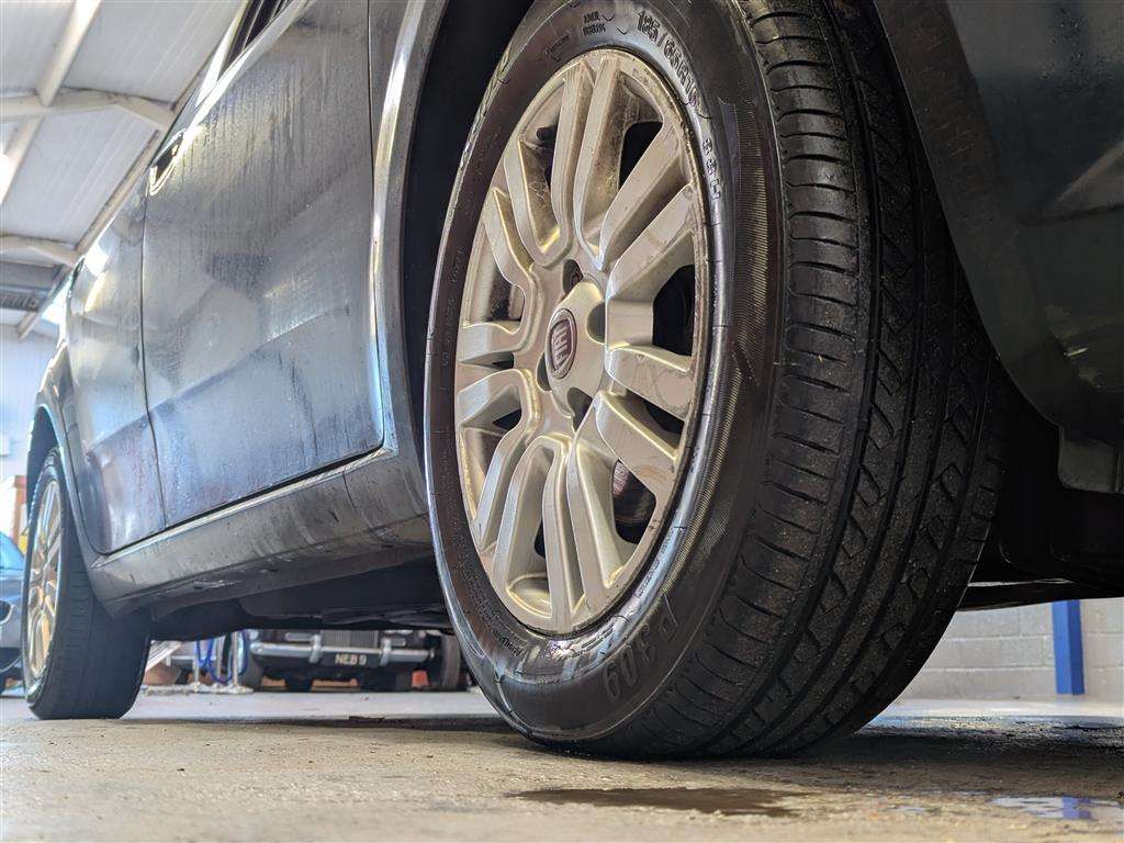 <p>2014 FIAT PUNTO EASY</p>