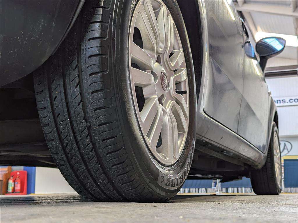 <p>2014 FIAT PUNTO EASY</p>