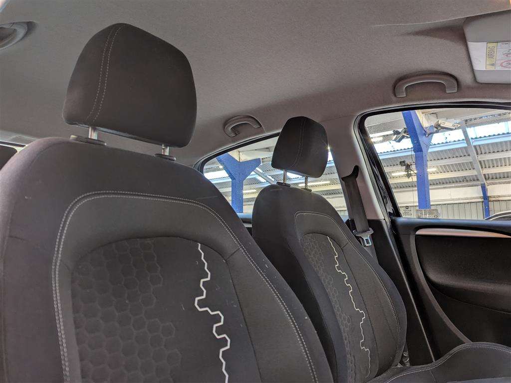 <p>2014 FIAT PUNTO EASY</p>