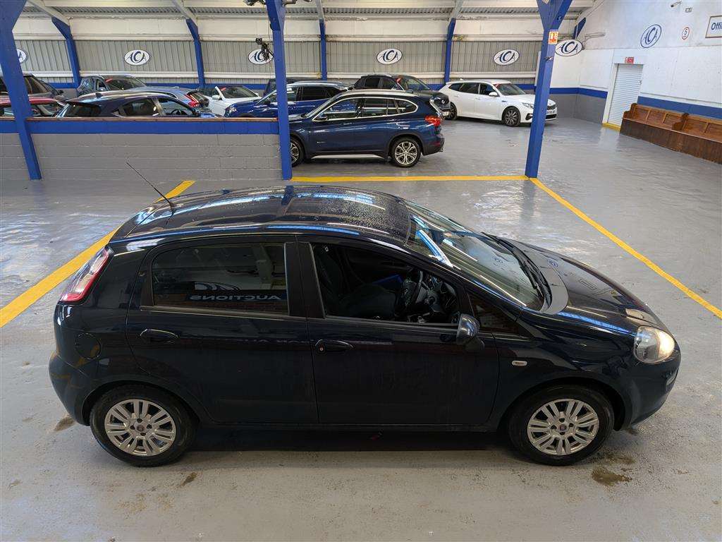 <p>2014 FIAT PUNTO EASY</p>