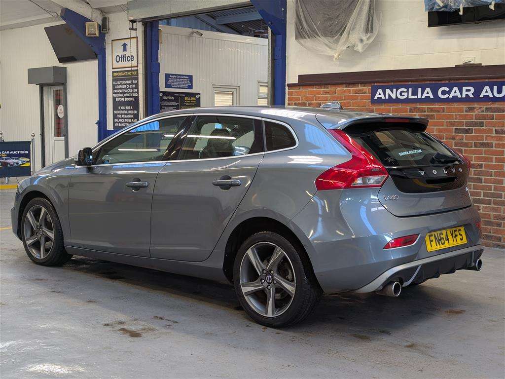 <p>2014 VOLVO V40 R-DESIGN D4</p>