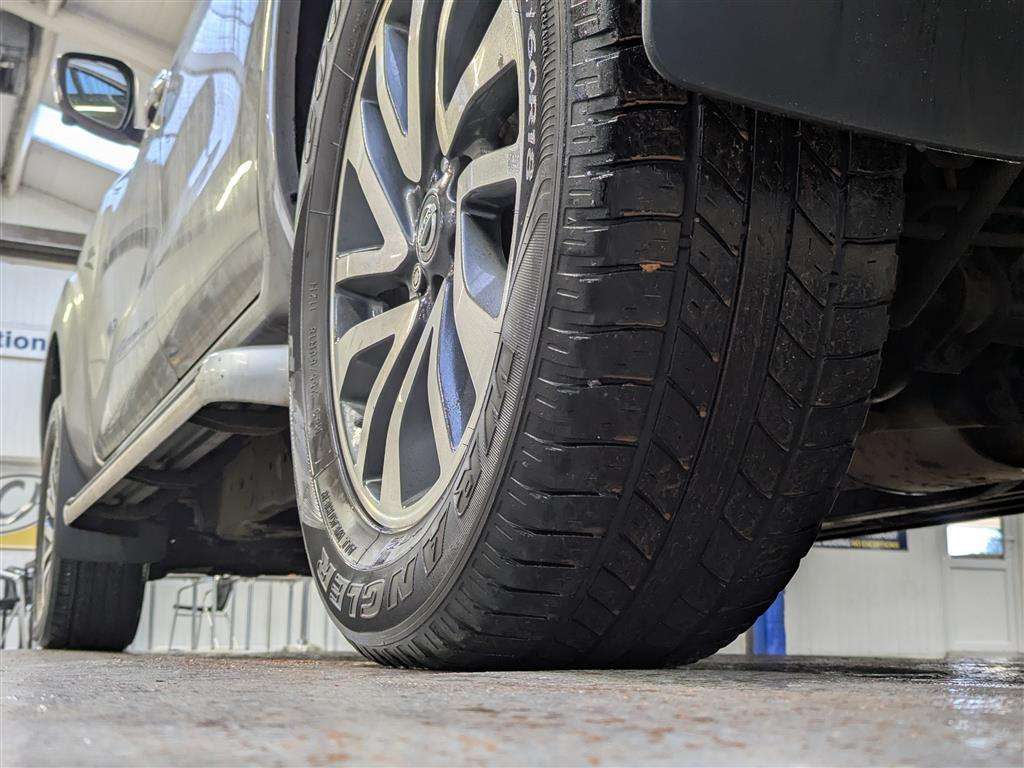 <p>2016 NISSAN NP300 NAVARA TEKNA DCI AU</p>