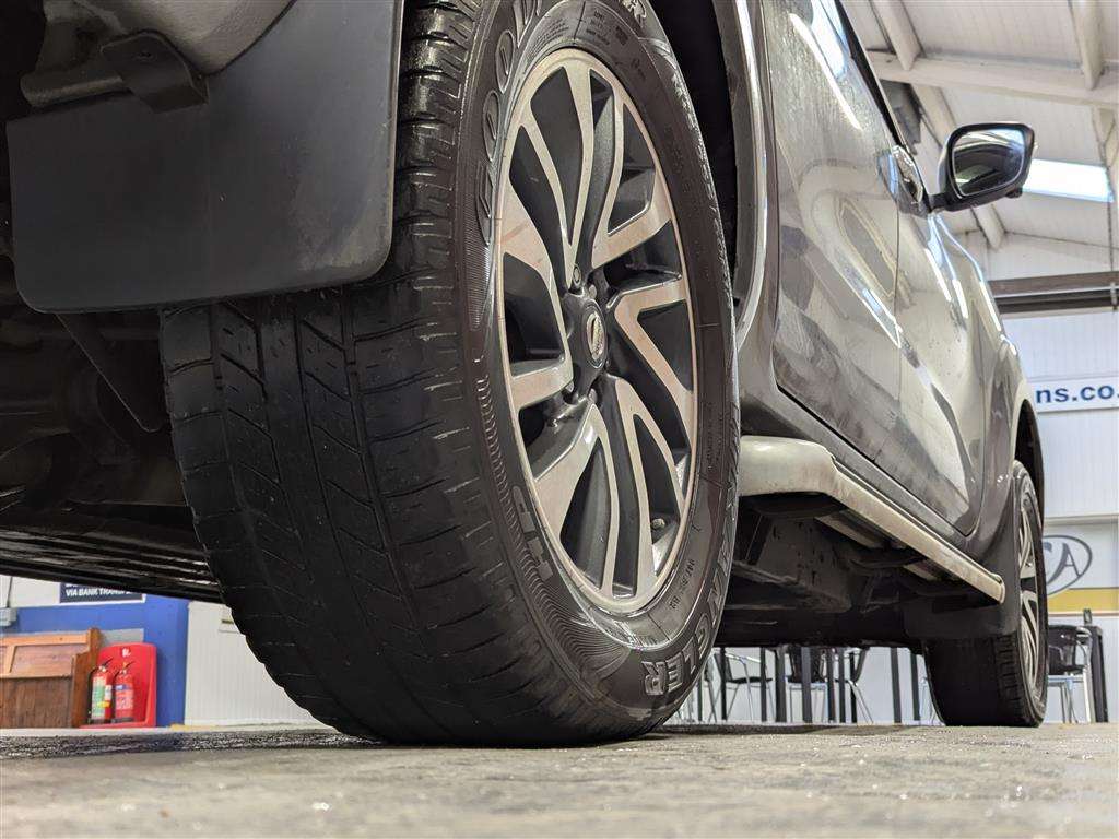 <p>2016 NISSAN NP300 NAVARA TEKNA DCI AU</p>