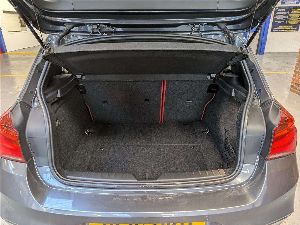 <p>2016 BMW M135I AUTO</p>