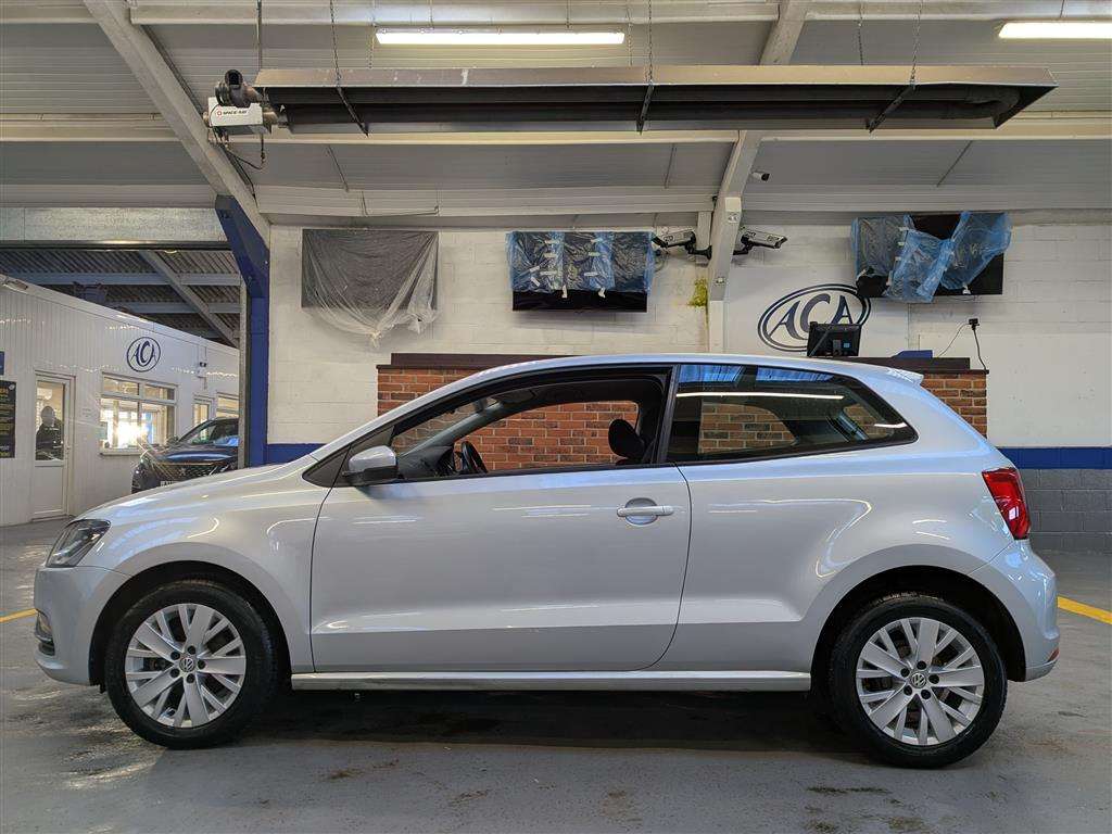 <p>2014 VOLKSWAGEN POLO SE</p>
