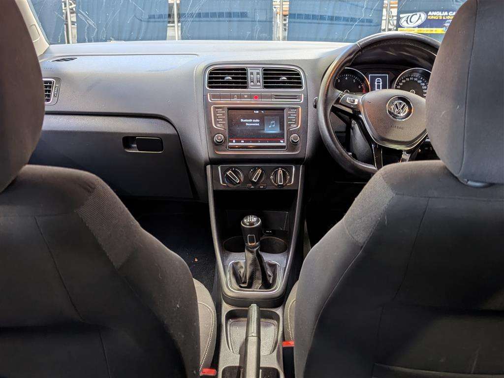 <p>2014 VOLKSWAGEN POLO SE</p>