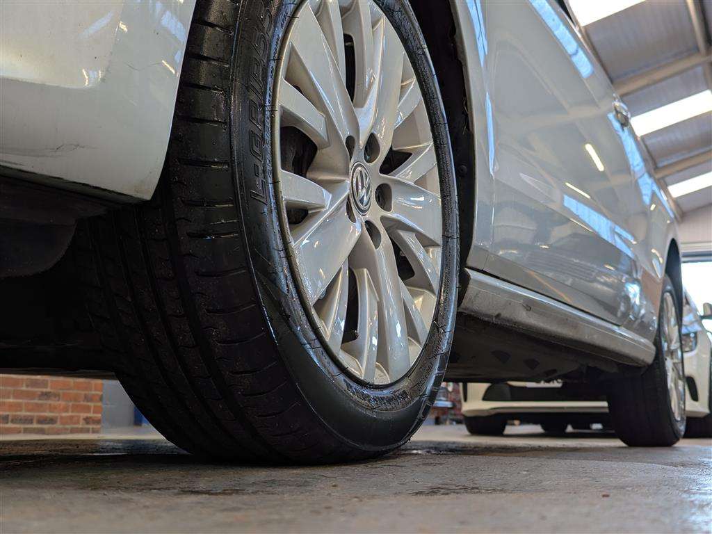 <p>2014 VOLKSWAGEN POLO SE</p>