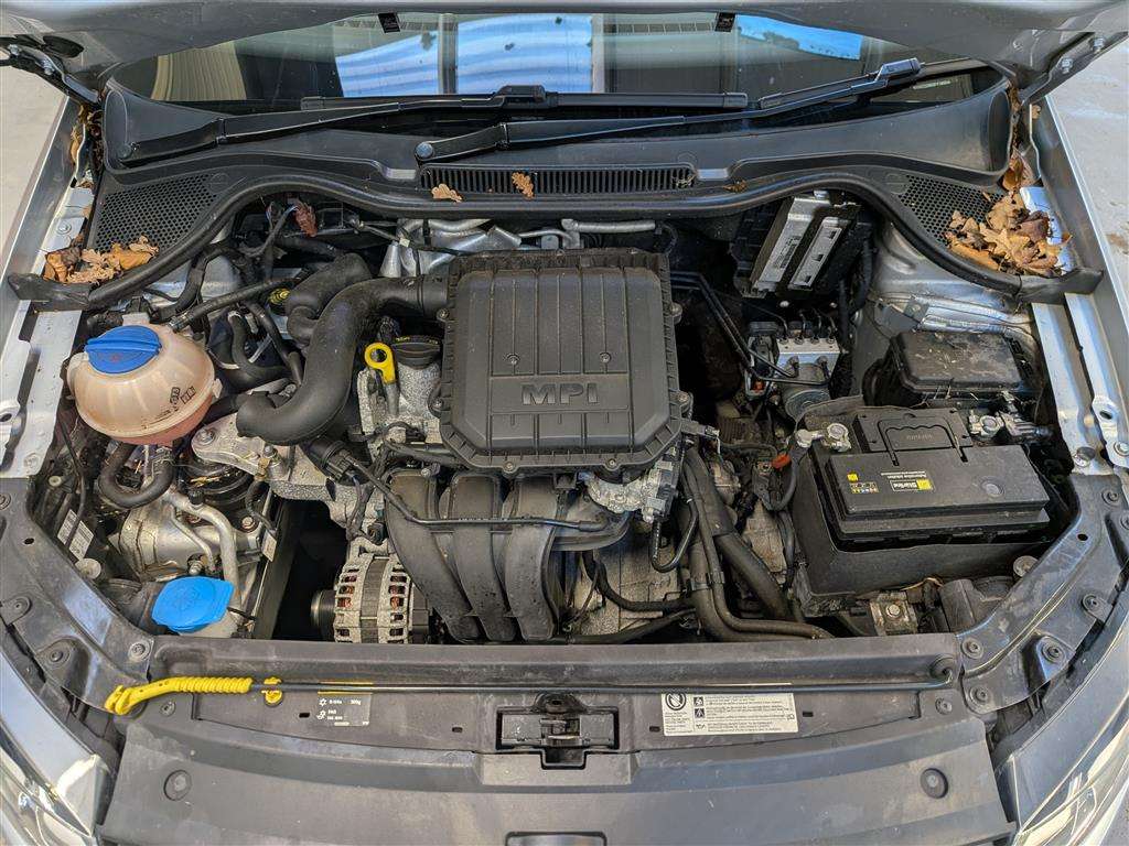 <p>2014 VOLKSWAGEN POLO SE</p>