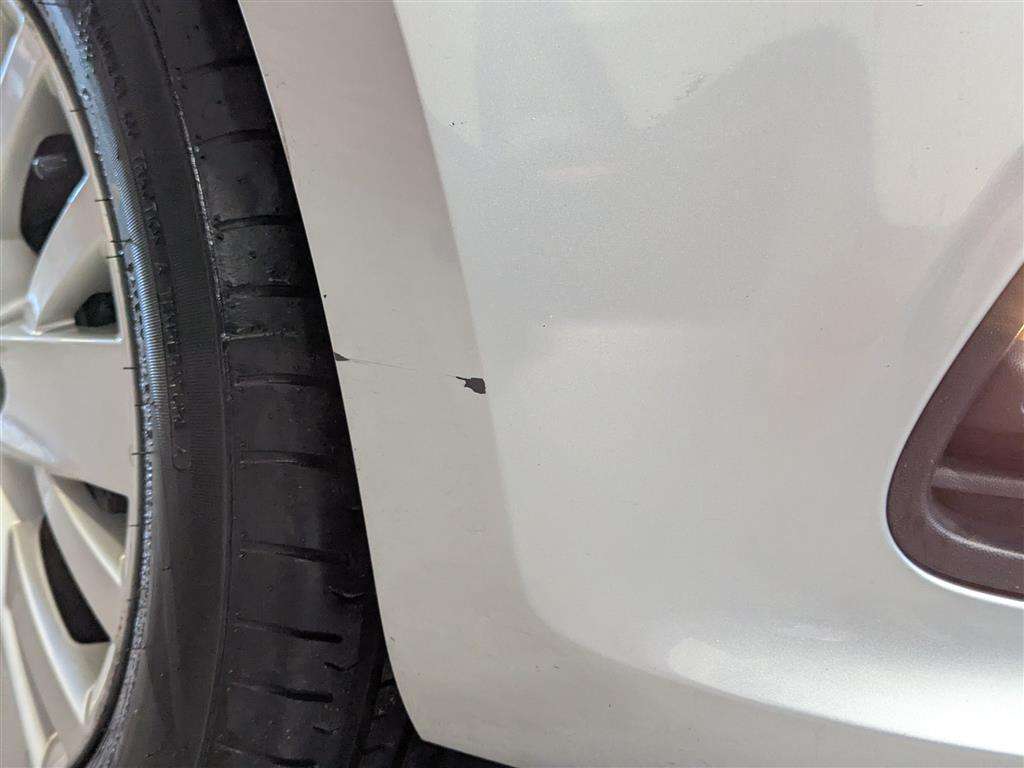 <p>2014 VOLKSWAGEN POLO SE</p>