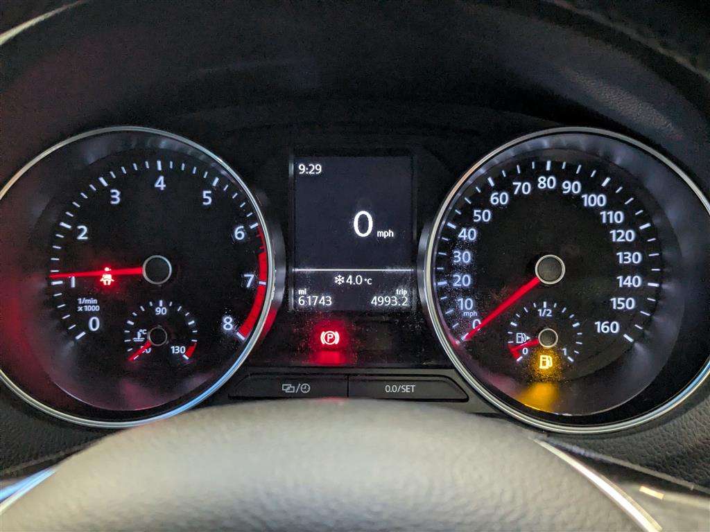 <p>2014 VOLKSWAGEN POLO SE</p>