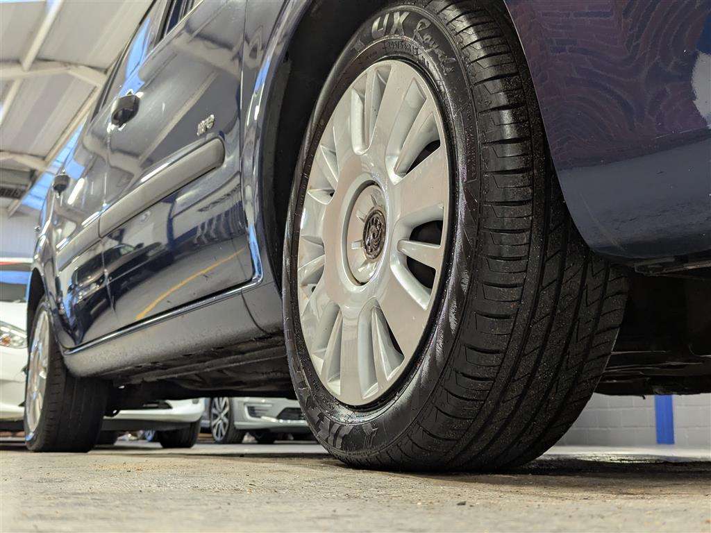 <p>2009 VAUXHALL ZAFIRA LIFE</p>