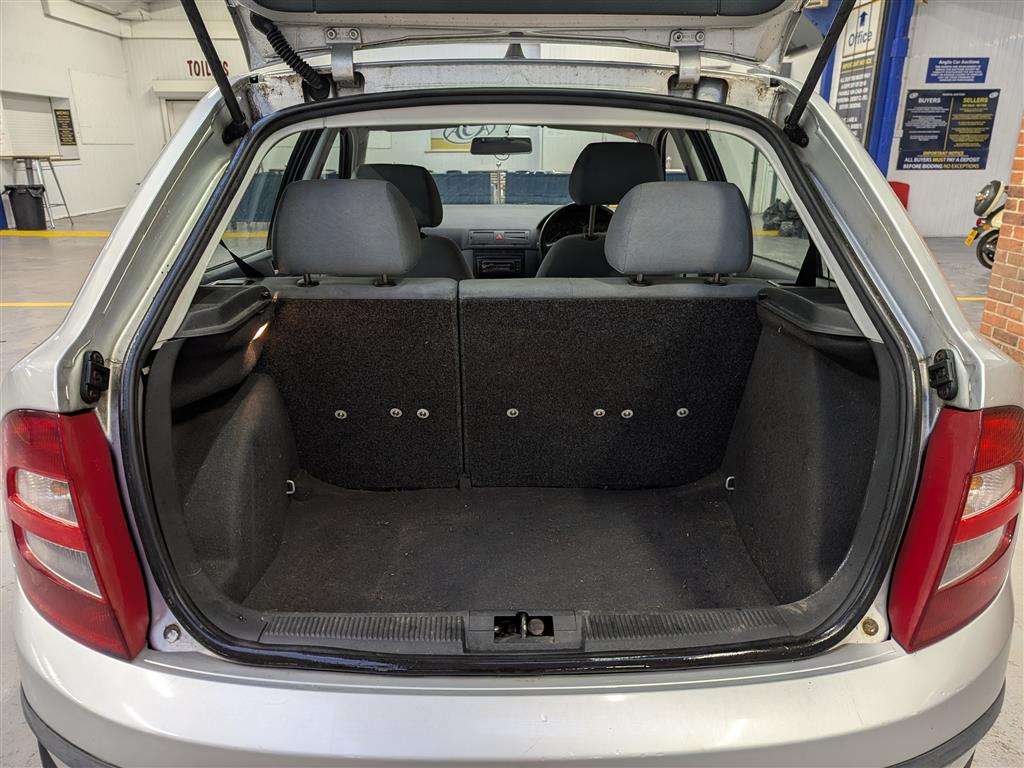 <p>2001 SKODA FABIA COMFORT 16V AUTO</p>