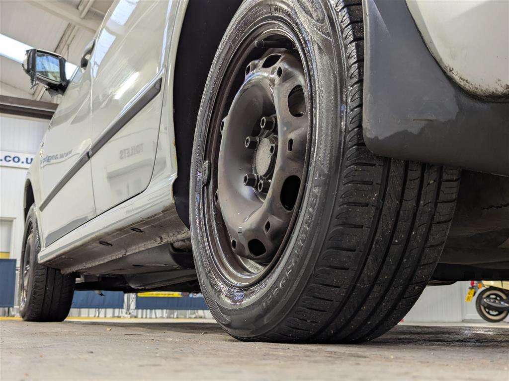 <p>2001 SKODA FABIA COMFORT 16V AUTO</p>