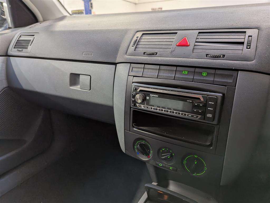 <p>2001 SKODA FABIA COMFORT 16V AUTO</p>