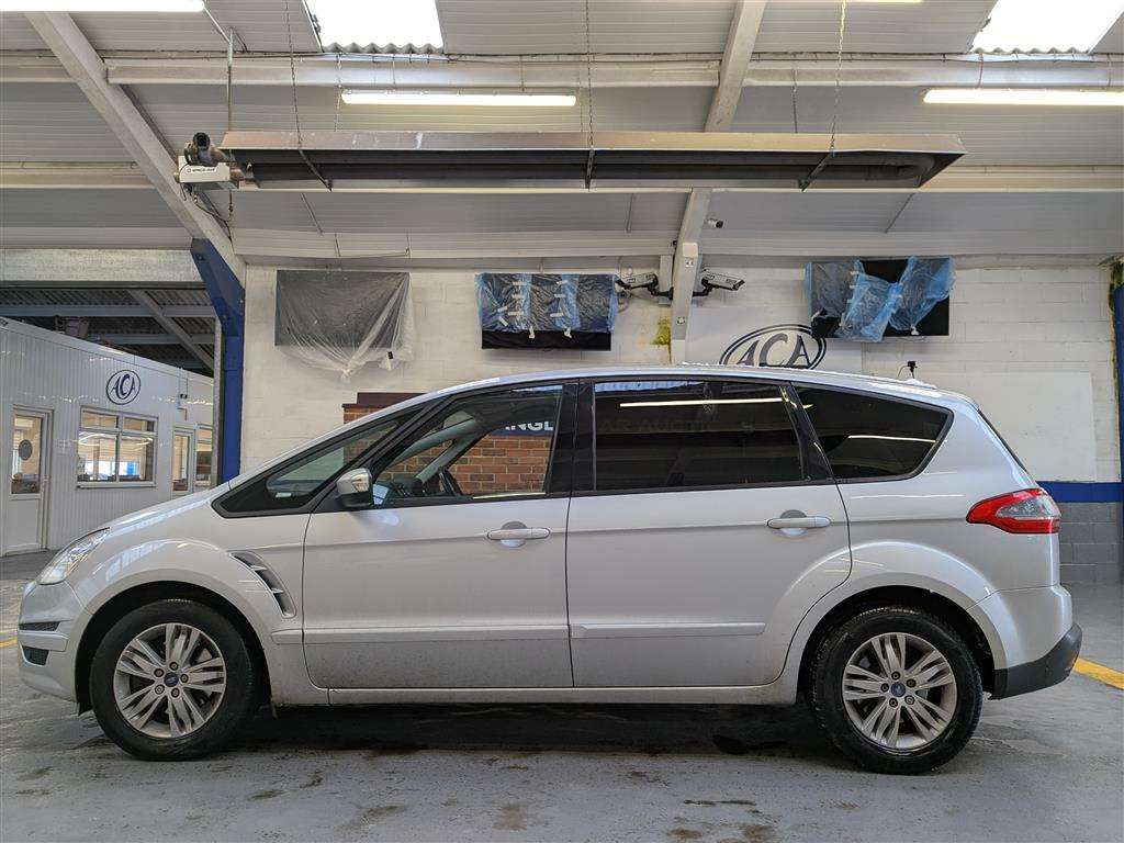 <p>2013 FORD S-MAX ZETEC TDCI 140</p>