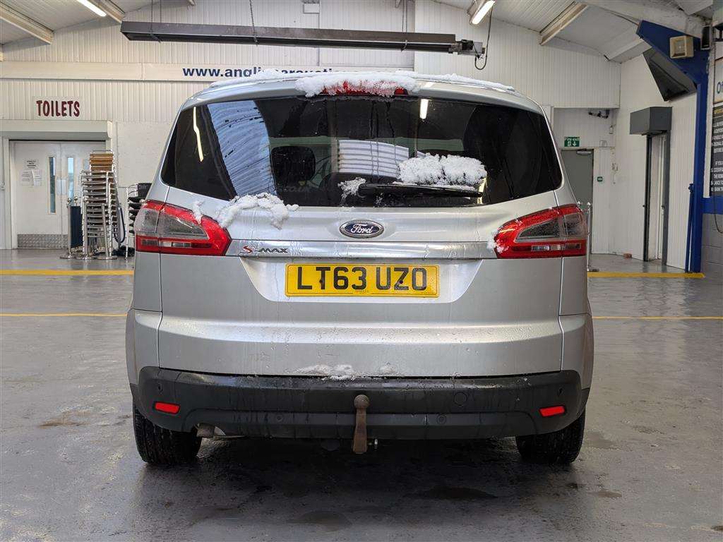 <p>2013 FORD S-MAX ZETEC TDCI 140</p>