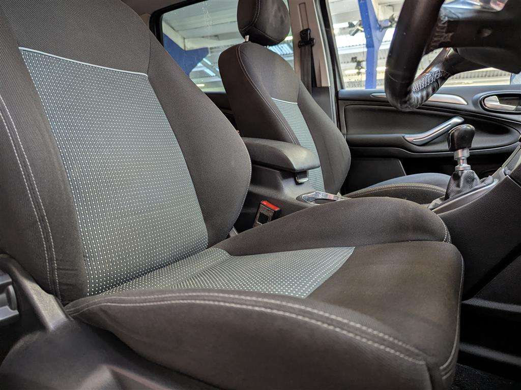 <p>2013 FORD S-MAX ZETEC TDCI 140</p>