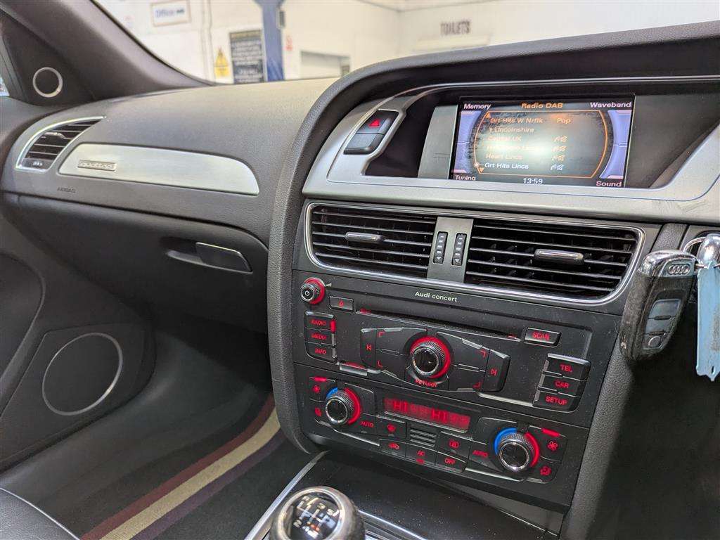 <p>2010 AUDI A4 S LINE QTRO 170TDI DPF</p>