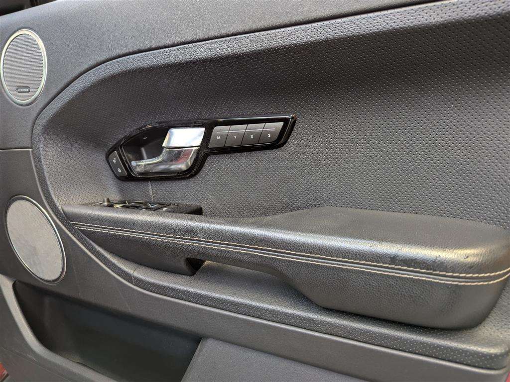 <p>2013 LAND ROVER RANGE ROVER EVOQUE D-LUX</p>