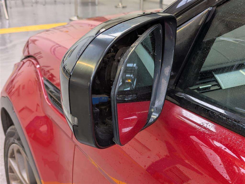 <p>2013 LAND ROVER RANGE ROVER EVOQUE D-LUX</p>