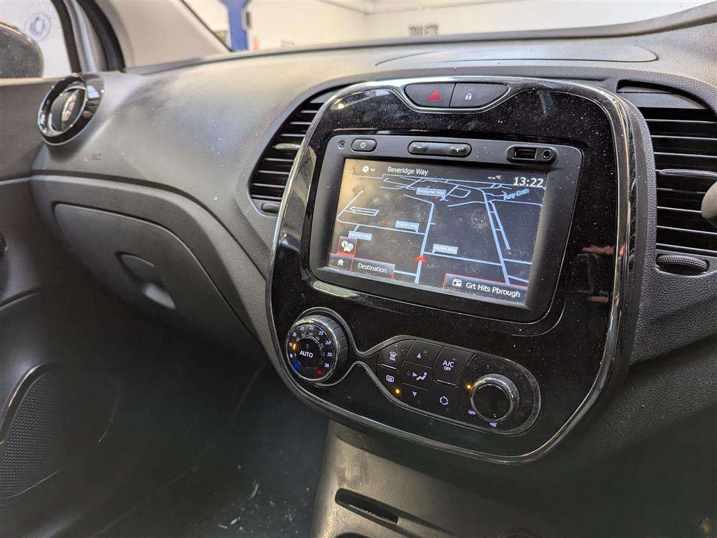 <p>2016 RENAULT CAPTUR DYNAMIQUE S NAV DC</p>