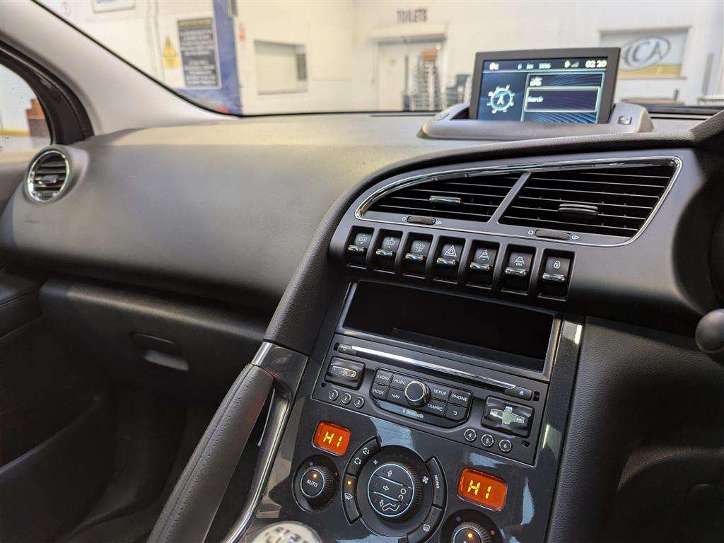 <p>2015 PEUGEOT 3008 ALLURE PURE TECH S/S</p>